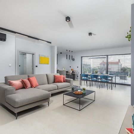 Amazing Private Villa With Outdoor Swimming Pool In ボドニャン エクステリア 写真