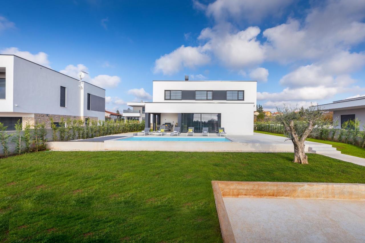 Amazing Private Villa With Outdoor Swimming Pool In ボドニャン エクステリア 写真