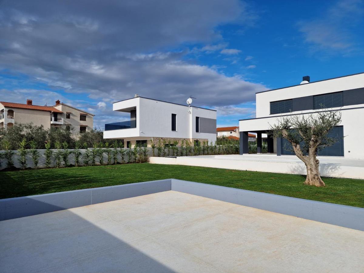 Amazing Private Villa With Outdoor Swimming Pool In ボドニャン エクステリア 写真